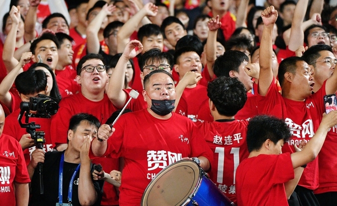 九游体育官网-球迷热情助威，为球队注入强大动力