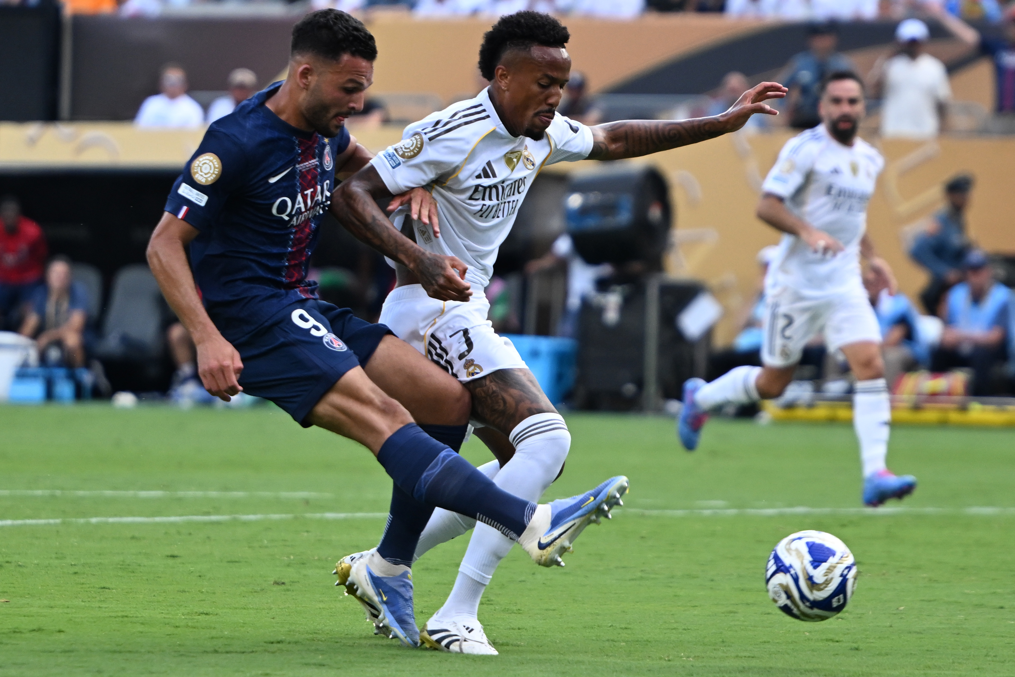 关于巴黎圣日耳曼足球队晋级下一轮的比赛的信息 关于巴黎圣日耳曼足球队晋级下一轮的比赛的信息