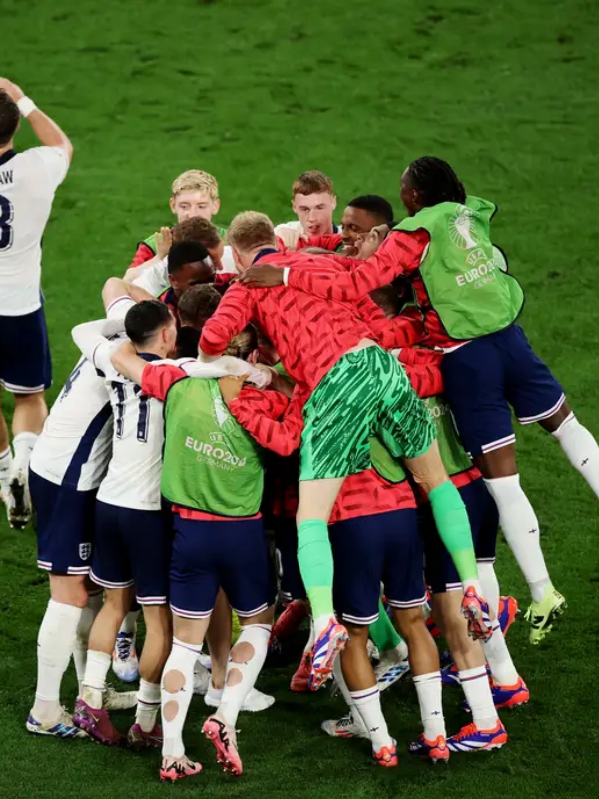 包含队员登陆欧洲备战友谊赛精彩对抗的词条 包含队员登陆欧洲备战友谊赛精彩对抗的词条