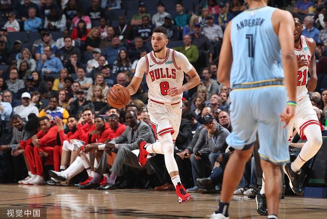 芝加哥公牛队在NBA季后赛中遭遇四连败,遭遇三十年来最差战绩的简单介绍 芝加哥公牛队在NBA季后赛中遭遇四连败,遭遇三十年来最差战绩的简单介绍